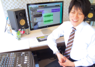山上智（ナレーター／スタジオバーズ主任クリエイター）